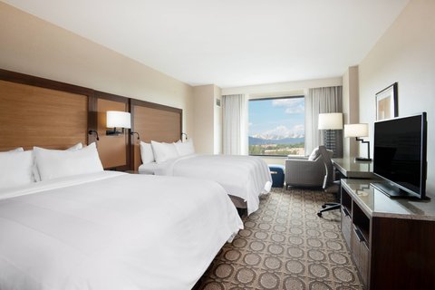 Queen/Queen Guest Room - Mountain View