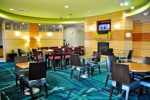 Lobby ??? Sitting & Dining Area