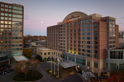 Nashville Marriott Front Entrance Dusk