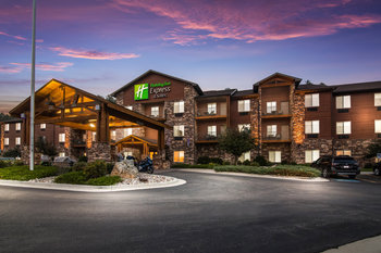 Holiday Inn Express Hotel & Suites Custer