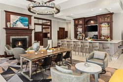  - Sheraton Hotel Downtown Duluth - I-35, Exit 256B