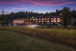  - Holiday Inn Express & Suites Custer