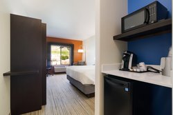  - Holiday Inn Express & Suites Custer