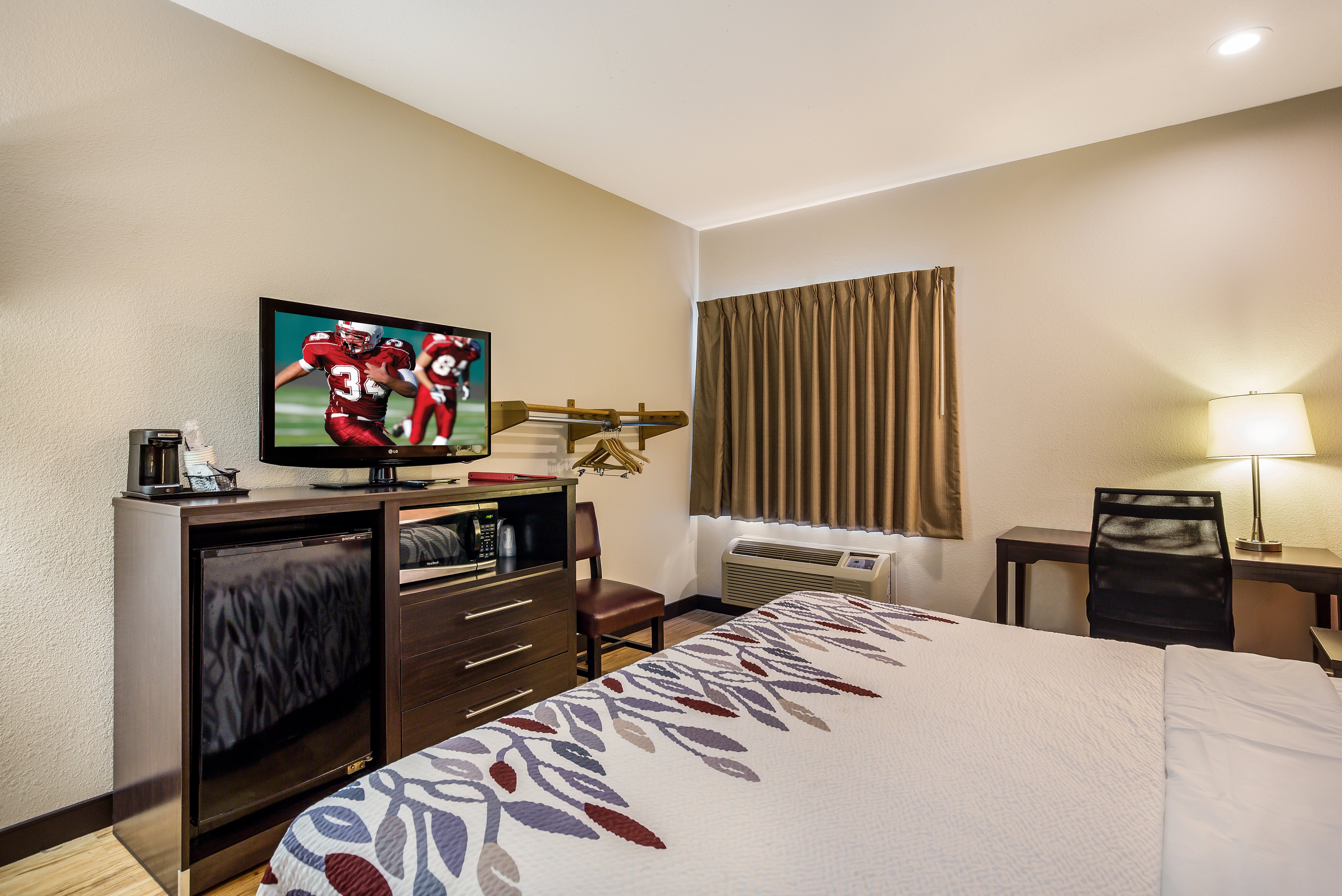 RED ROOF ST LOUIS-TROY IL-guestroom-ADA Queen.jpg