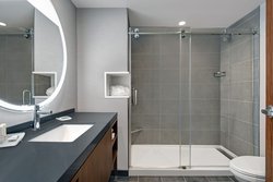  - Courtyard by Marriott Hotel Hamilton