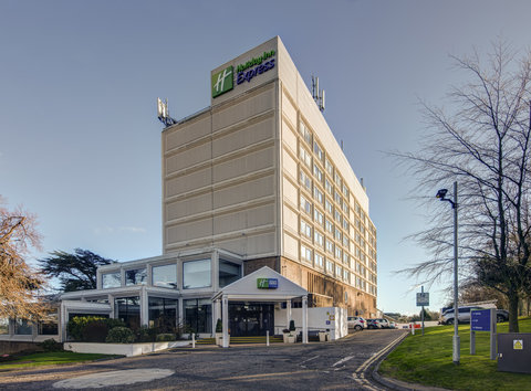 Welcome to Holiday Inn Express Edinburgh - City West