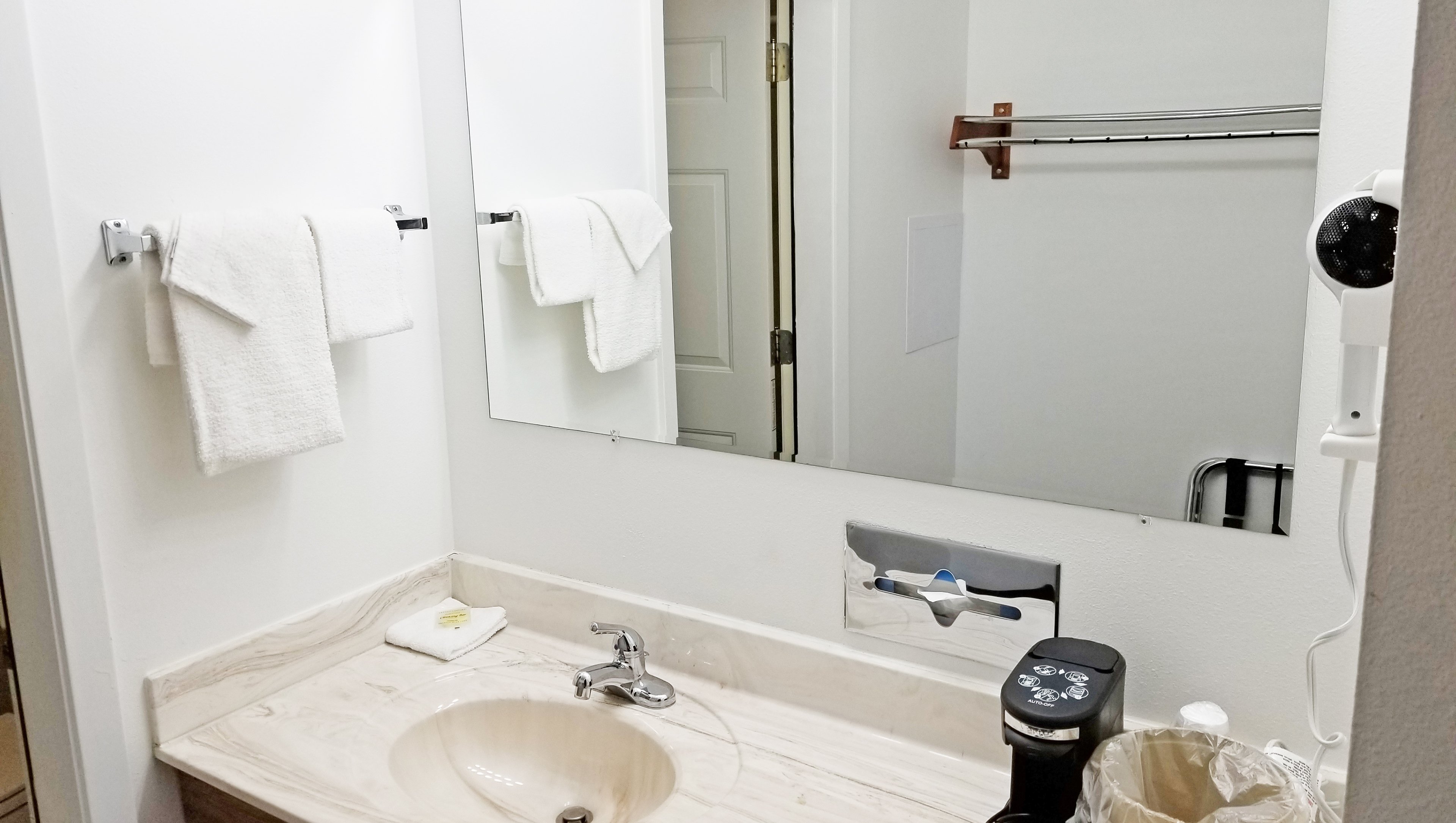 Keystone Boardwalk Inn and Sui-guestroom-MH Keystone Boardwalk Inn SD Bathroom.jpg