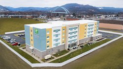  - Holiday Inn Express & Suites Moundsville