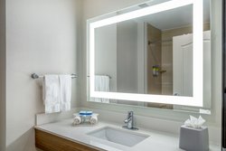  - Holiday Inn Express & Suites East Dallas - I-30, Exit 52