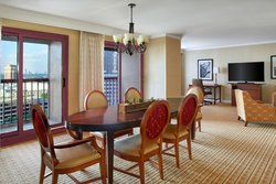  - Marriott Suites Midtown Atlanta - I-75 & I-85, Exit 250