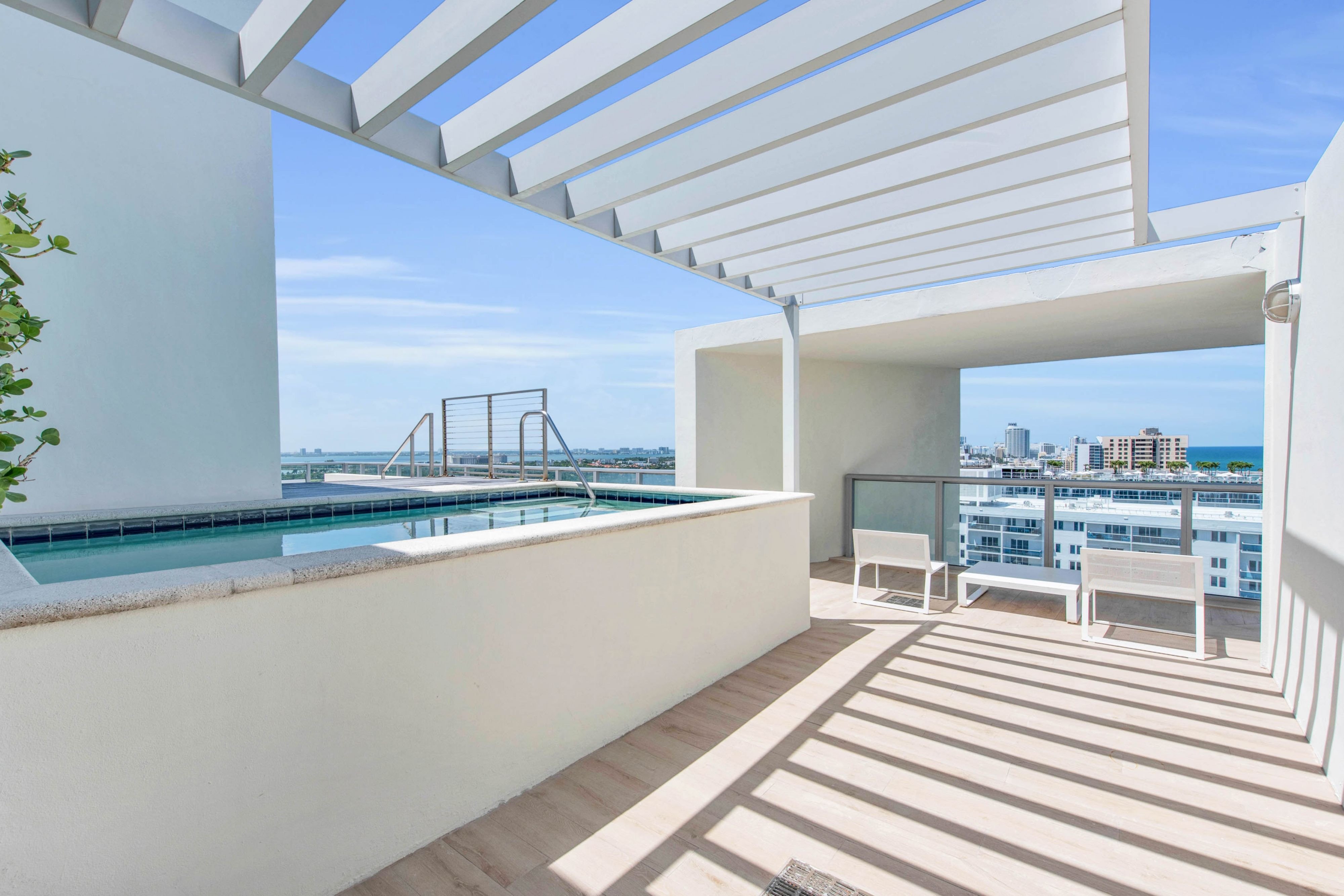 Ocean View Penthouse Suite - Rooftop Terrace