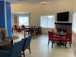  - Holiday Inn Express & Suites Bluffton
