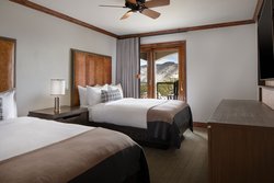  - Hythe Resort Vail - I-70, Exit 176