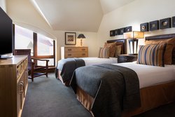  - Hythe Resort Vail - I-70, Exit 176