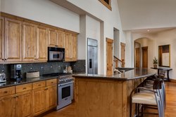  - Hythe Resort Vail - I-70, Exit 176