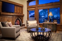  - Hythe Resort Vail - I-70, Exit 176
