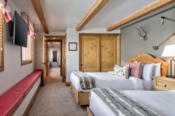  - Hythe Resort Vail - I-70, Exit 176