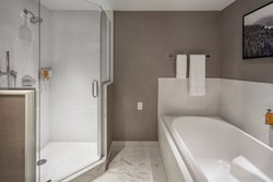  - Hythe Resort Vail - I-70, Exit 176