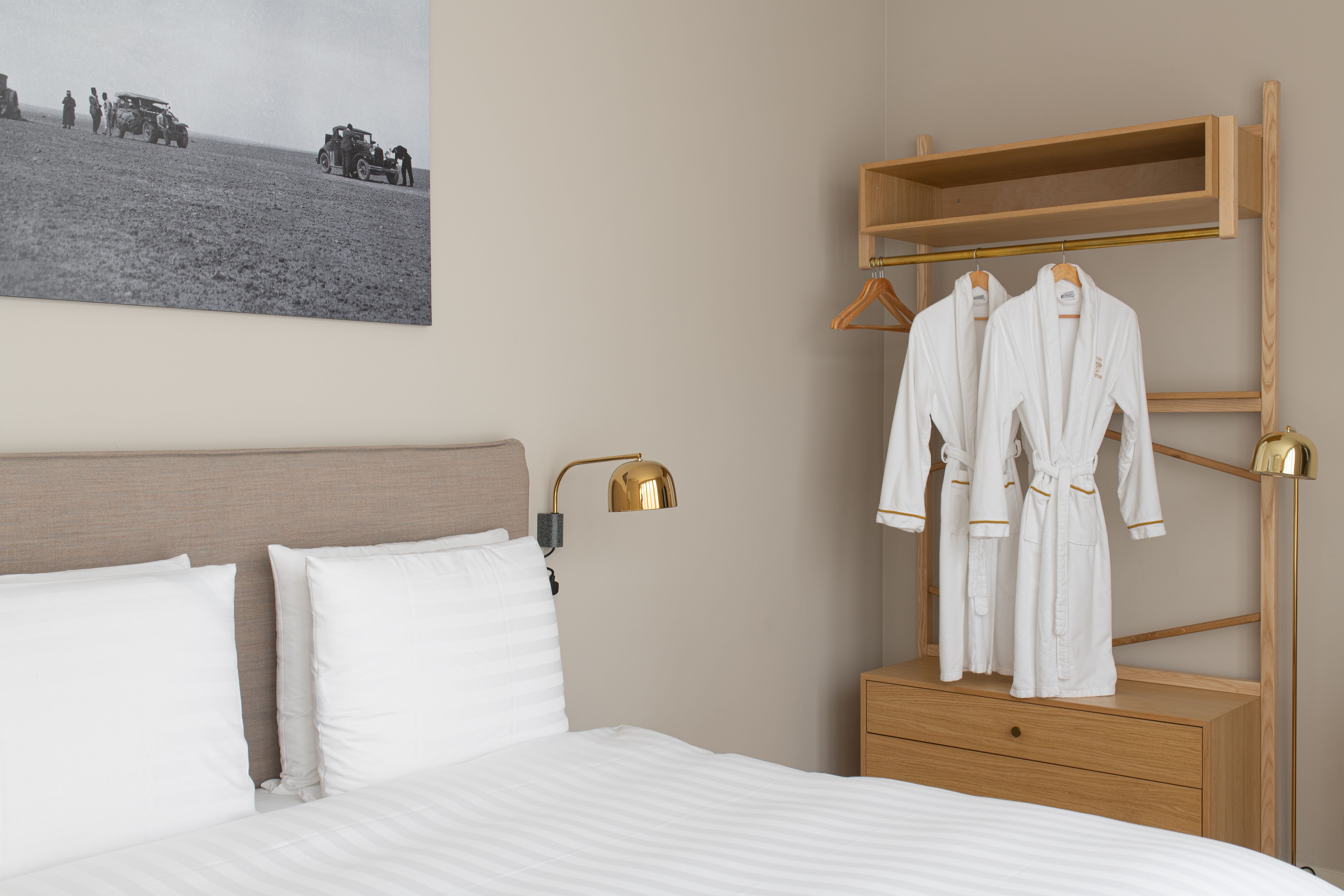 MAISON HAAS HUSTINX-guestroom-Modern Double.jpg