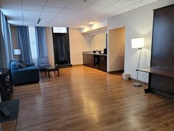  - Ariel Broadway Hotel Lorain