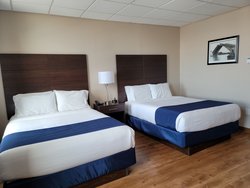  - Ariel Broadway Hotel Lorain