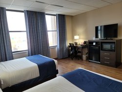  - Ariel Broadway Hotel Lorain