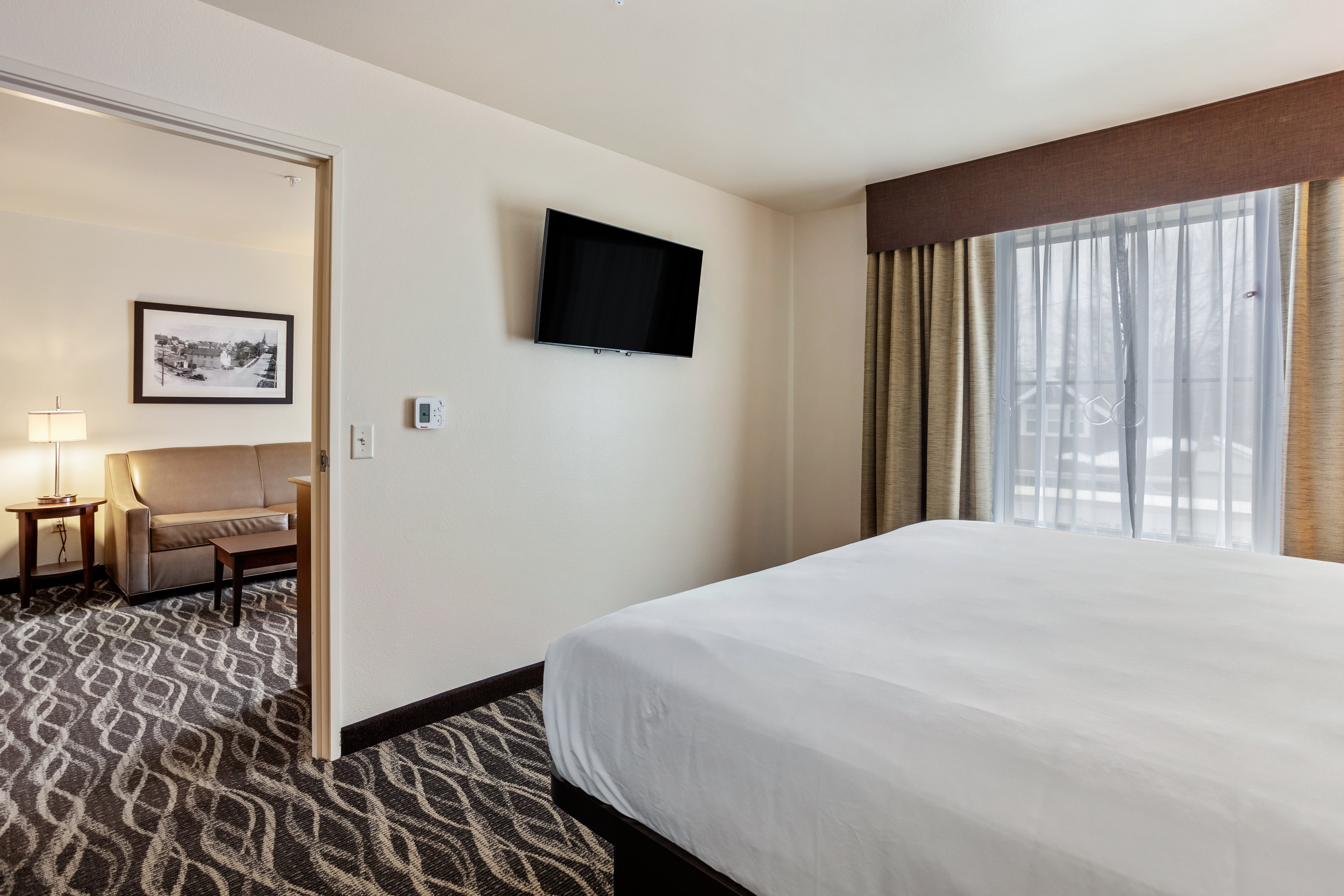 COBBLESTONE HOTEL LITTLE CHUTE-guestroom-Accessible Single King Extended Stay Suite.jpg
