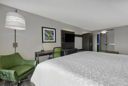  - Holiday Inn Express & Suites Grandview