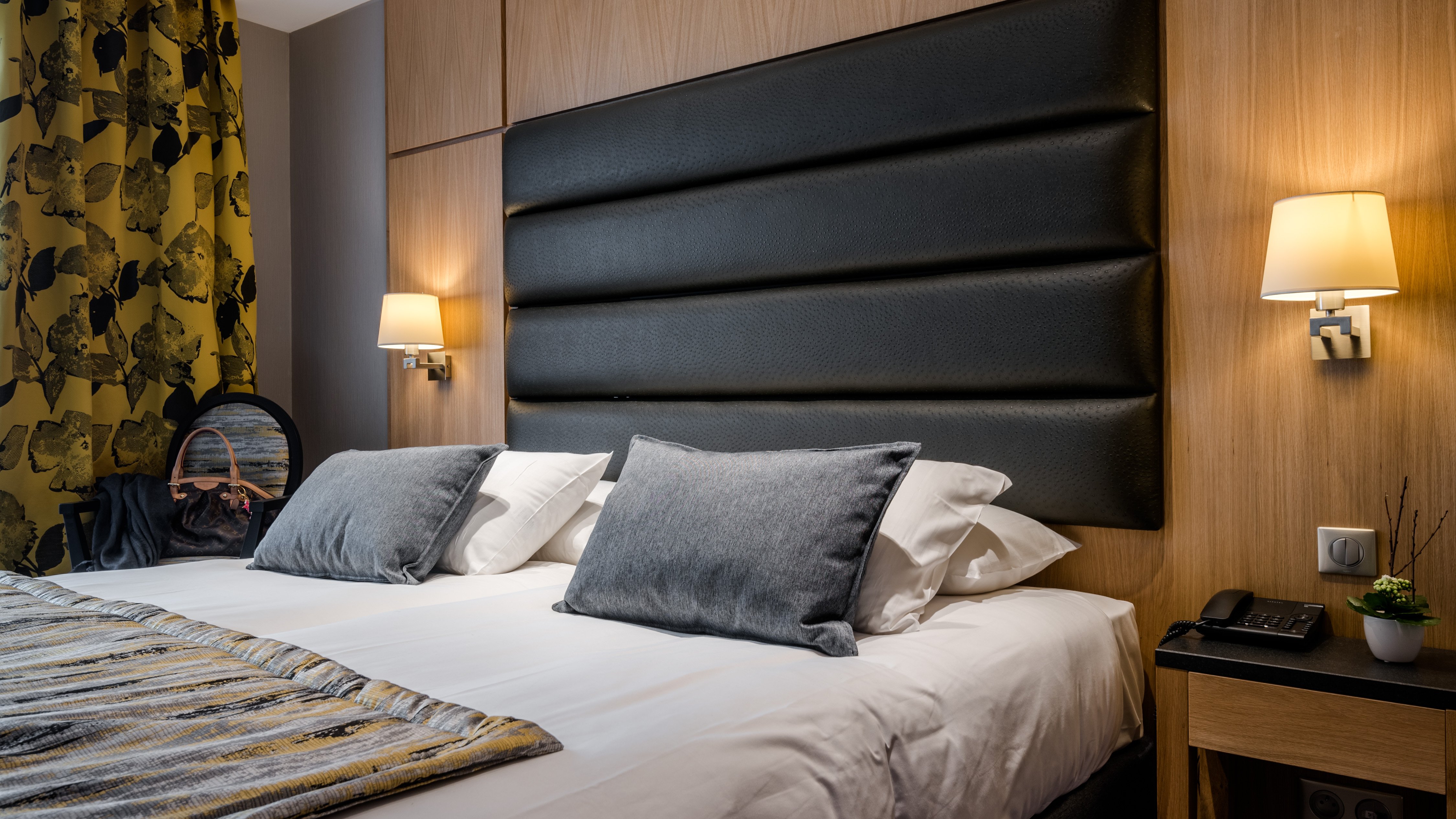 HOTEL BRISTOL MULHOUSE-guestroom-GUET ROOM.jpg