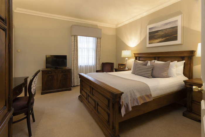 Thainstone House-guestroom-Classic King.jpg