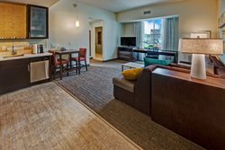  - Residence Inn by Marriott Downtown Kansas City - I-670, Exit 2R & 2S