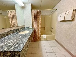  - Red Carpet Inn Williamstown