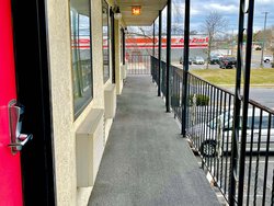  - Red Carpet Inn Williamstown