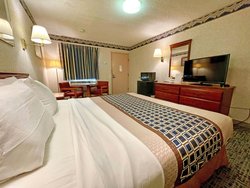  - Red Carpet Inn Williamstown