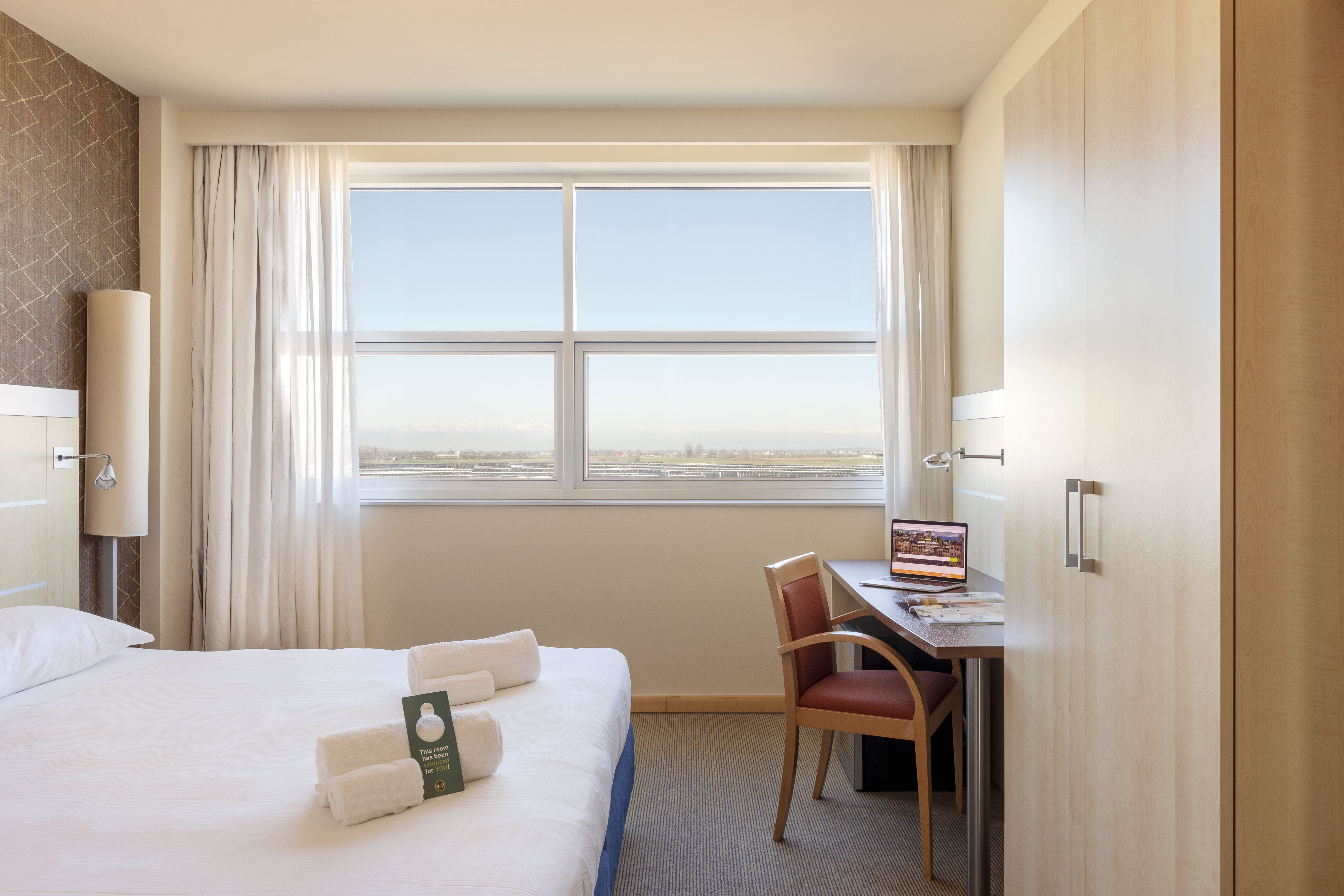 B-B HOTEL CHERASCO LANGHE-guestroom-GUEST ROOM.jpg