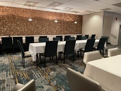  - Holiday Inn Martinsburg - I-81, Exit 13
