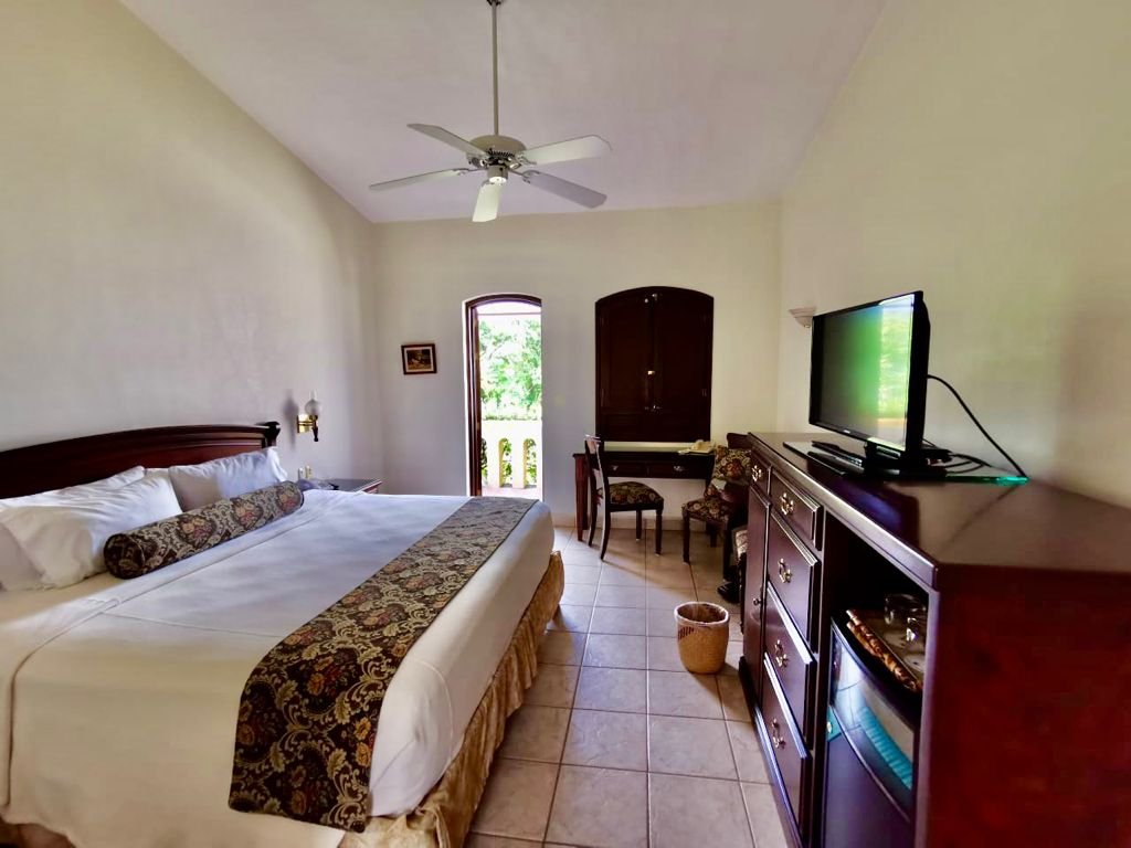 HACIENDA LOS LAURELES SPA-guestroom-Deluxe.jpg