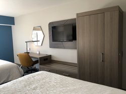  - Holiday Inn Express & Suites Donegal - I-70 & I-76, Exit 91