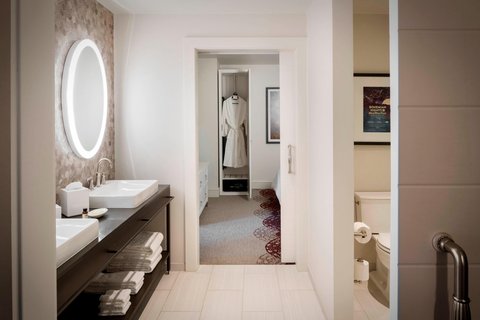 THE ELIZABETH HOTEL - Photo 36