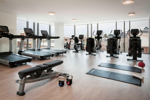 THE ELIZABETH HOTEL - Photo 46