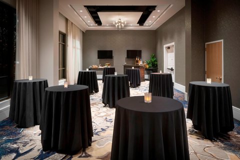 THE ELIZABETH HOTEL - Photo 49