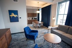  - BLU-Tique Hotel Downtown Akron