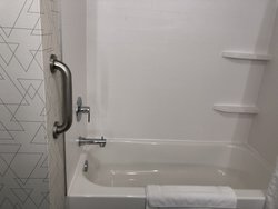  - Holiday Inn Express & Suites Donegal - I-70 & I-76, Exit 91