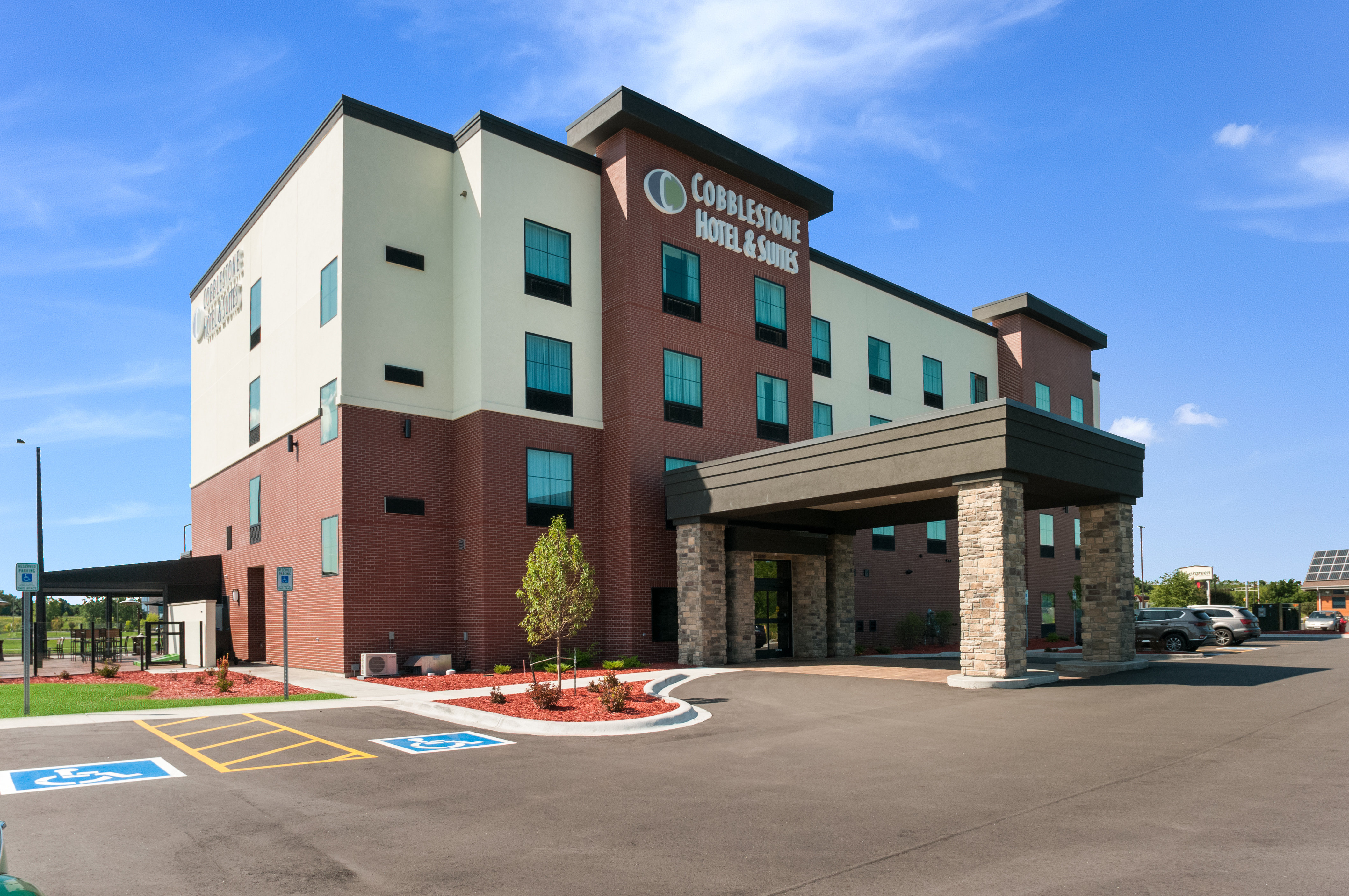 Cobblestone Hotel & Stes Neenah Appleton