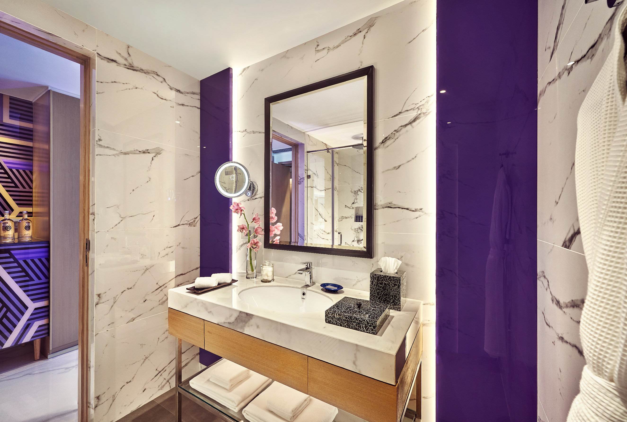 Vivanta Navi Mumbai Turbhe-guestroom-Superior Deluxe Bathroom.jpg