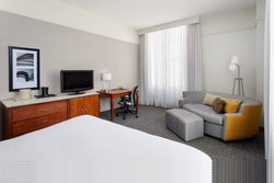  - Courtyard by Marriott Downtown Houston - I-45, Exits 47B & 47C