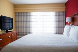  - Courtyard by Marriott Airport Indianapolis - I-74 & I-465, Exit 11