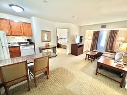  - Staybridge Suites Novi - I-96, Exit 160