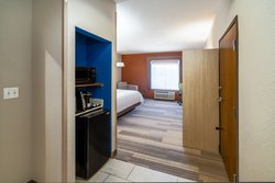  - Holiday Inn Express & Suites Magee