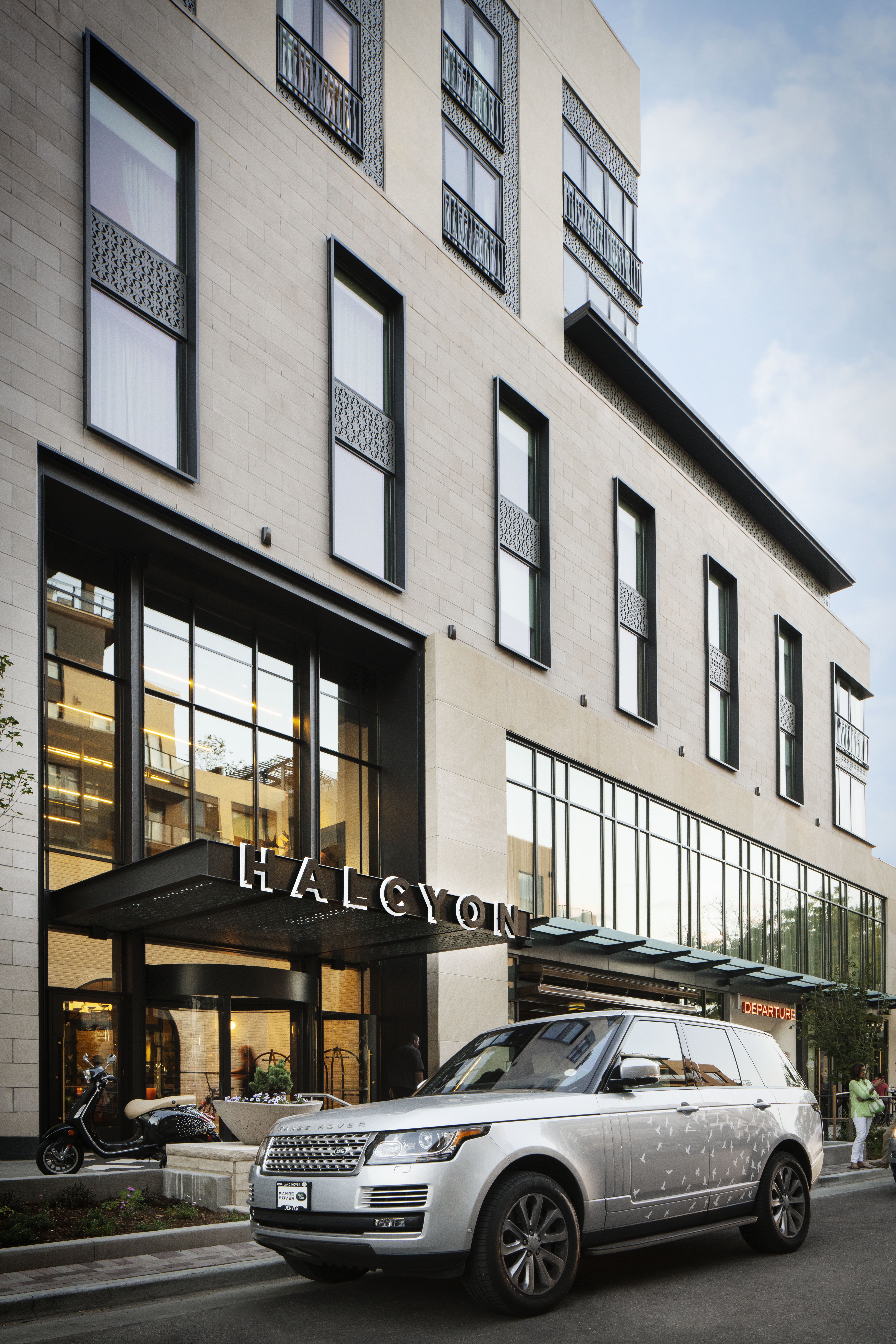 Halcyon - a hotel in Cherry Creek in Colorado